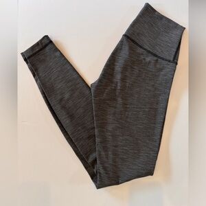 Lululemon Heathered black wunder under size 4